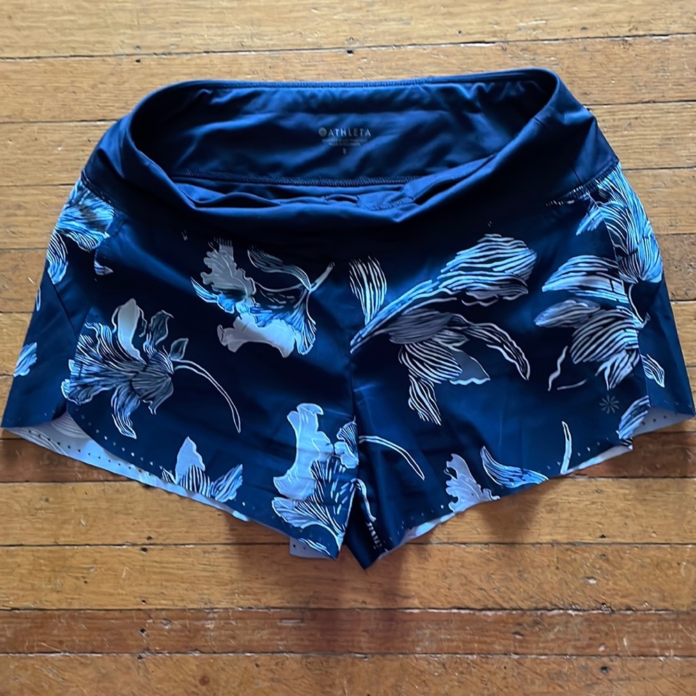 Athleta flower shorts with liner